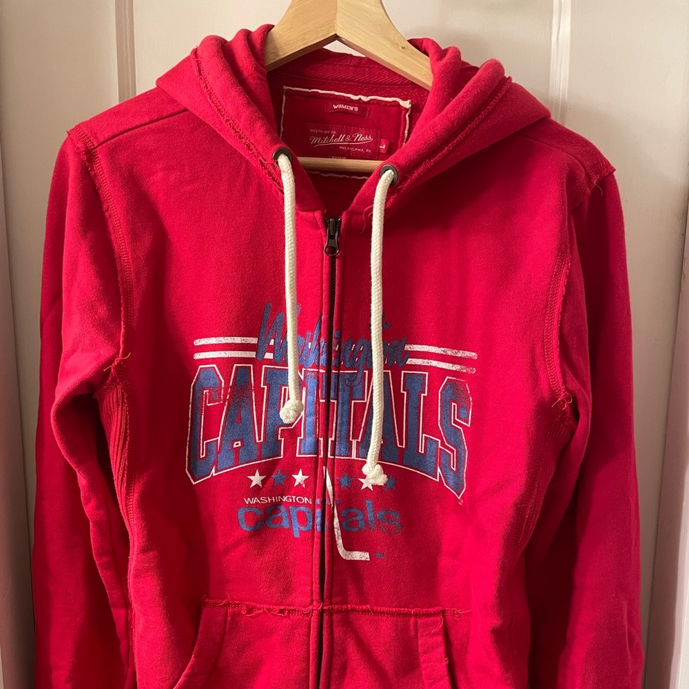 Mitchell & Ness Women’s Washington Capitals Hoodie Sweatshirt